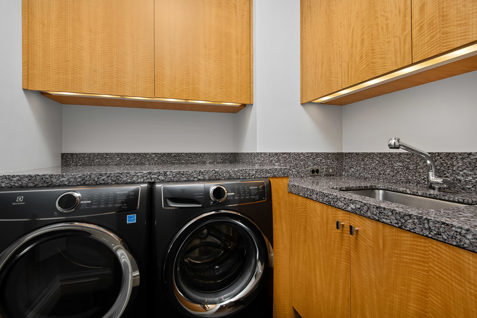 800 N Michigan Ave #PH64 Chicago, IL 60611