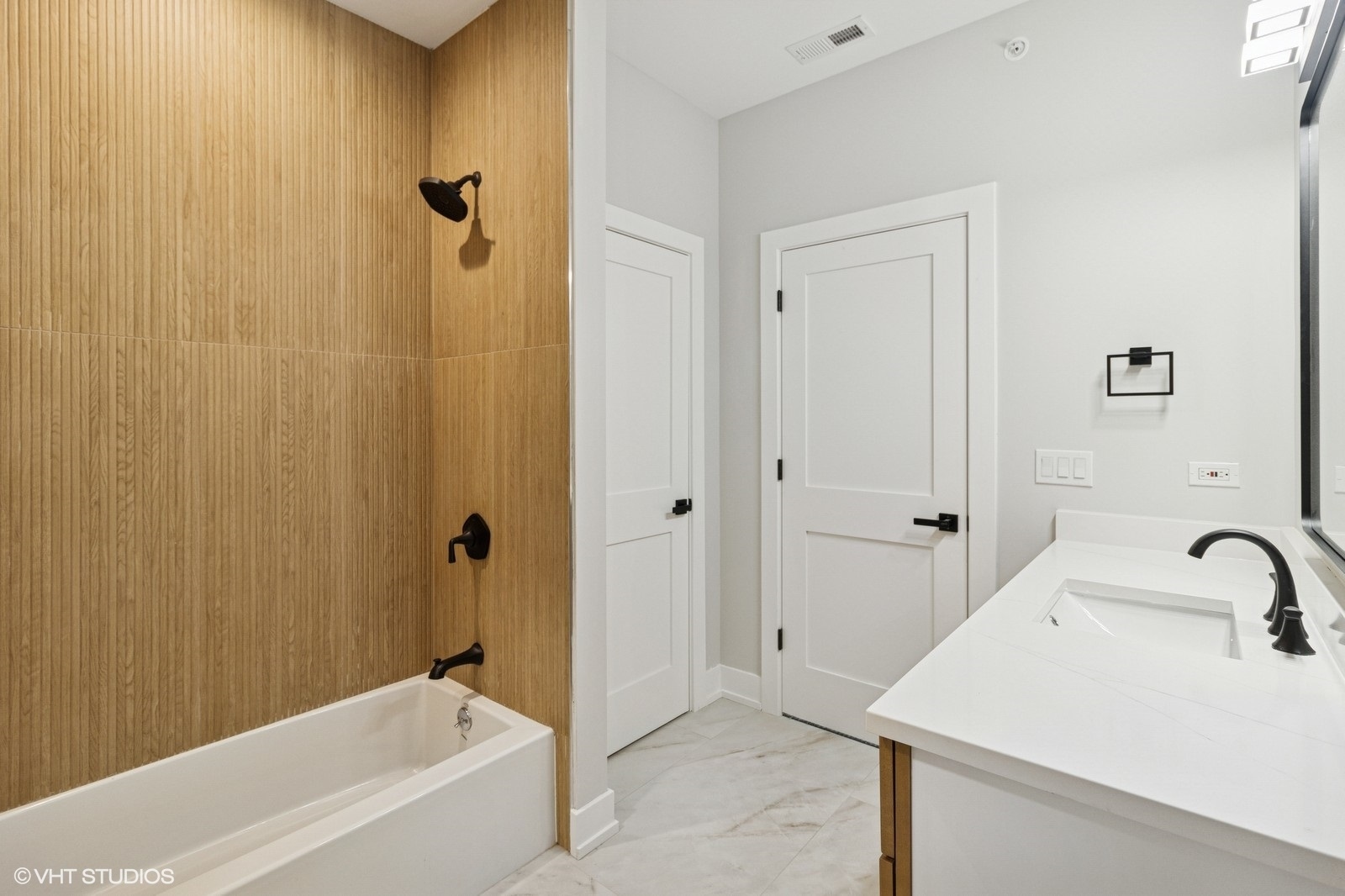 1816 Rosemary Rd Highland Park, IL 60035