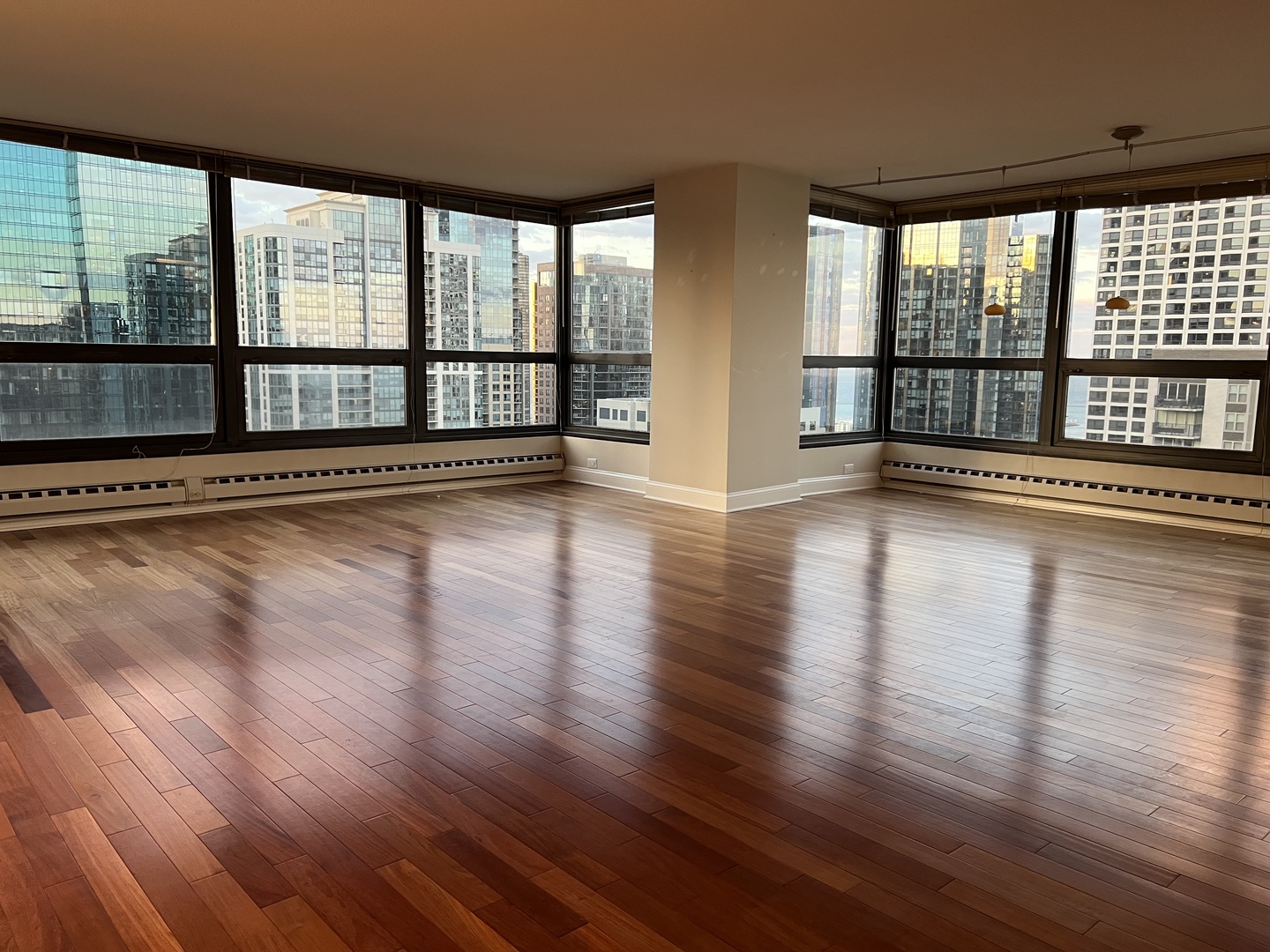 360 E Randolph St #3507 Chicago, IL 60601