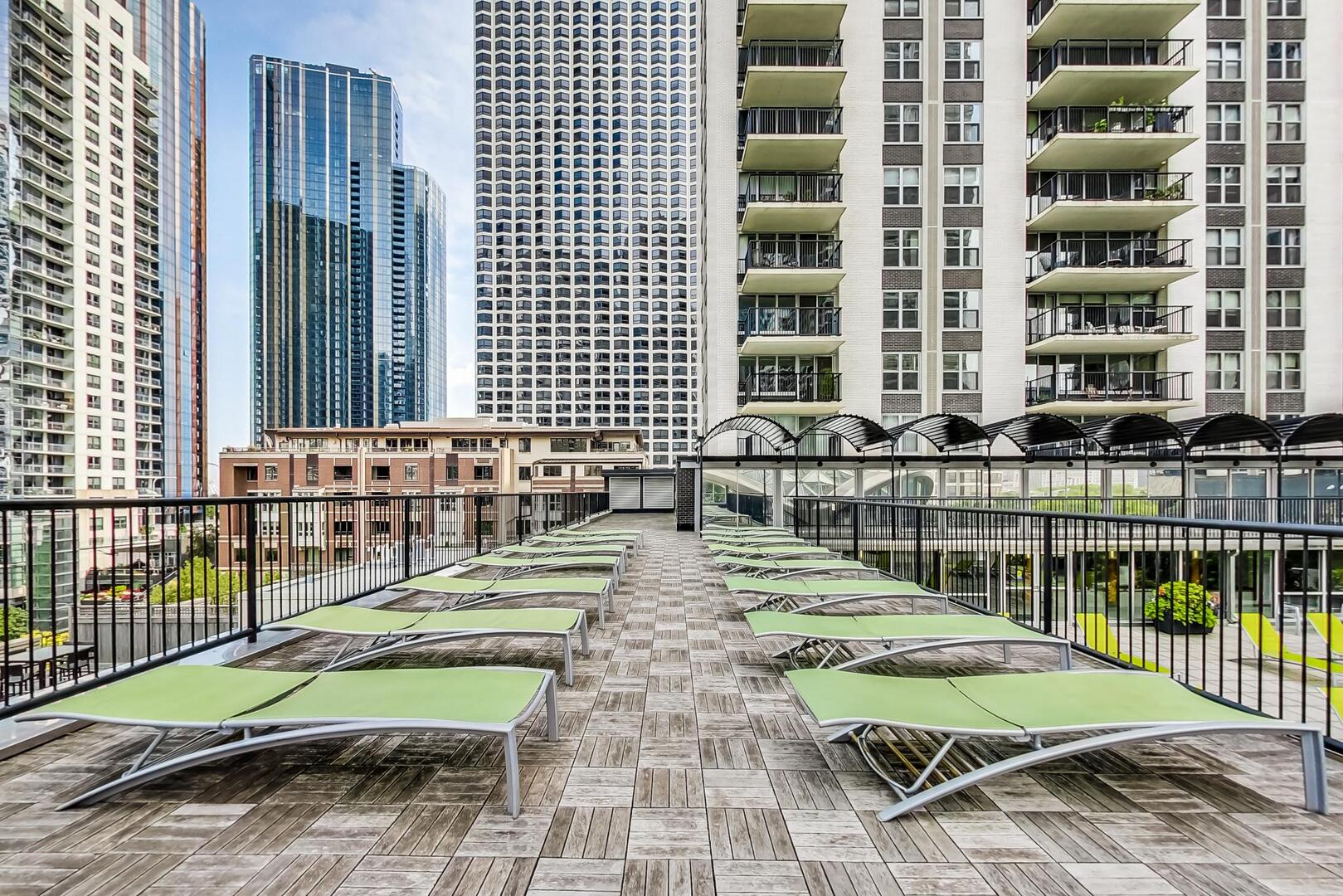 400 E RANDOLPH St #2425 Chicago, IL 60601