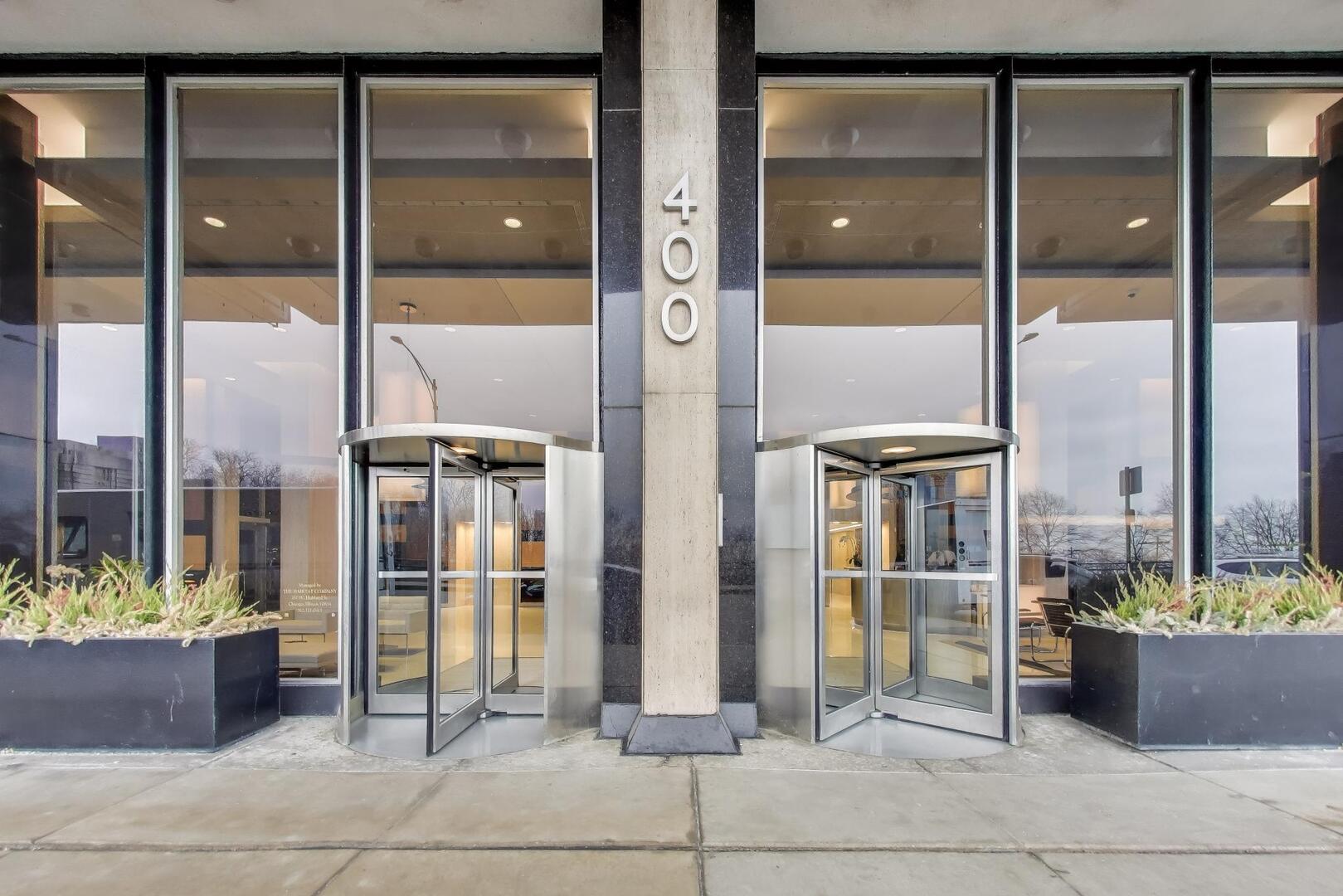 400 E RANDOLPH St #2425 Chicago, IL 60601