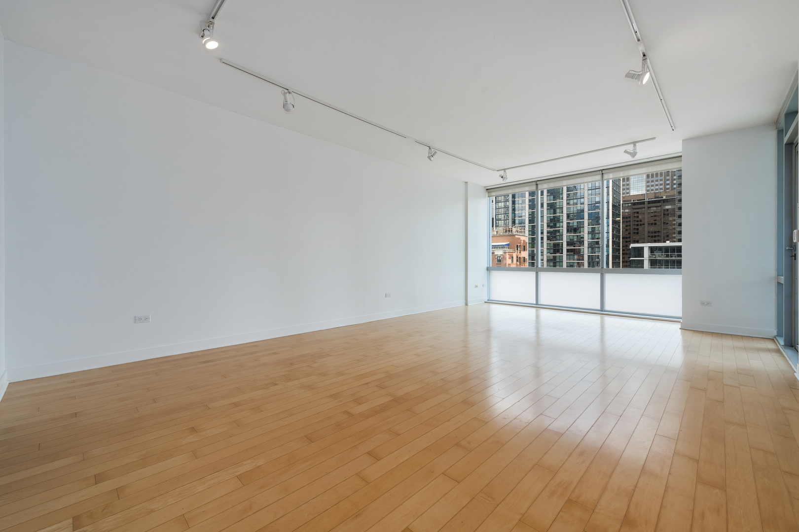 8 E RANDOLPH St #2002