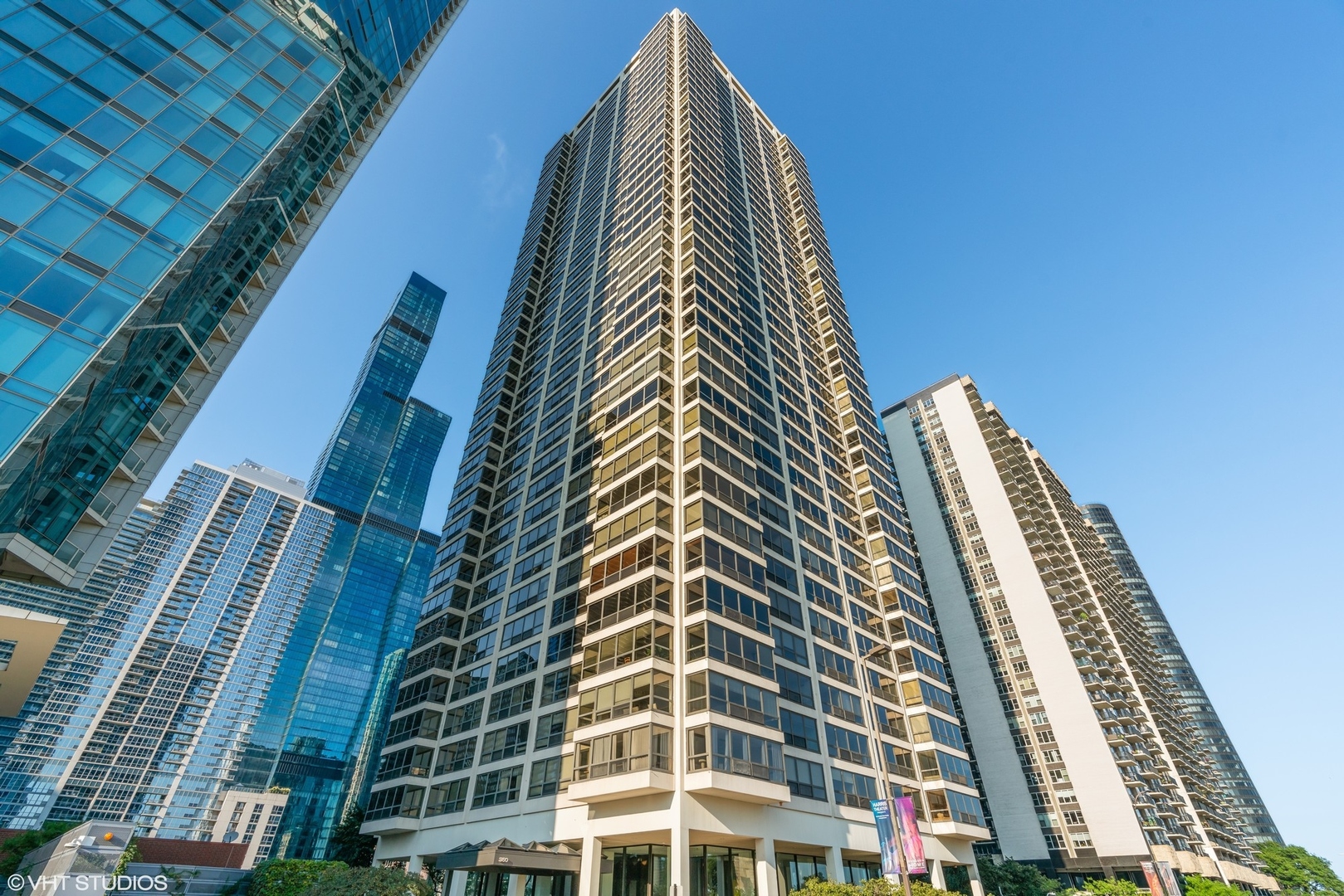360 E RANDOLPH St #1208