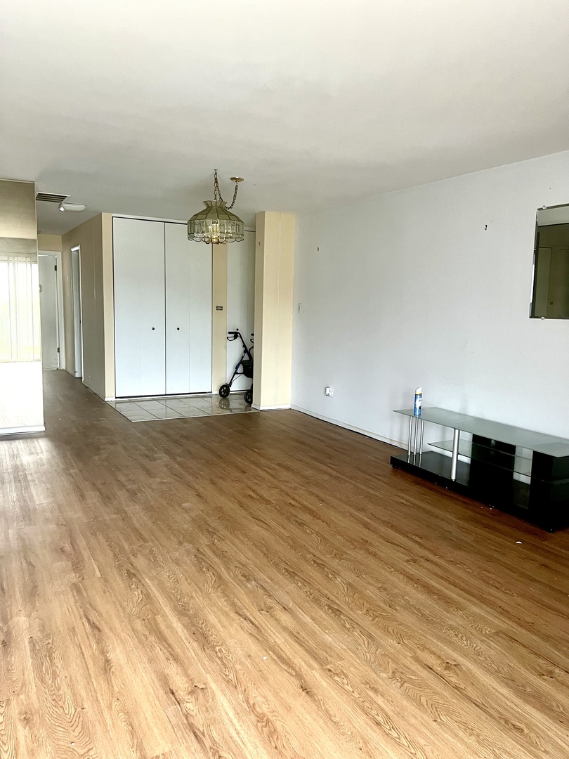 18400 Cherry Crk Dr #105 Homewood, IL 60430