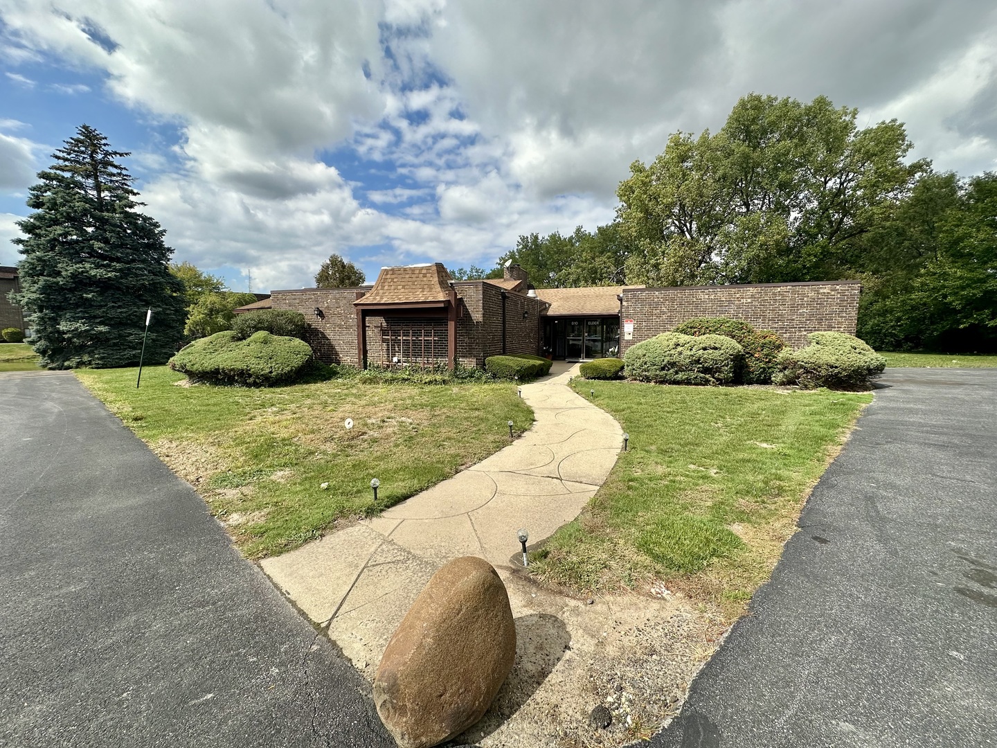 820 Elder Rd #C315 Homewood, IL 60430