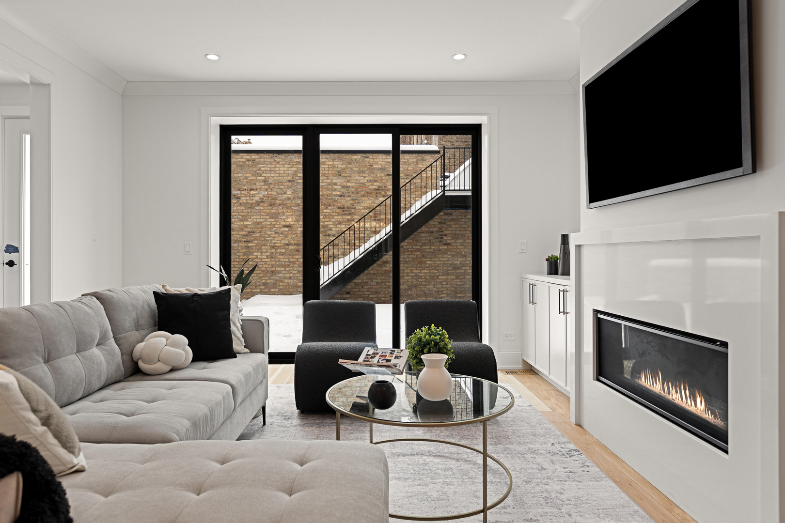 3711 N Magnolia Ave Chicago, IL 60613