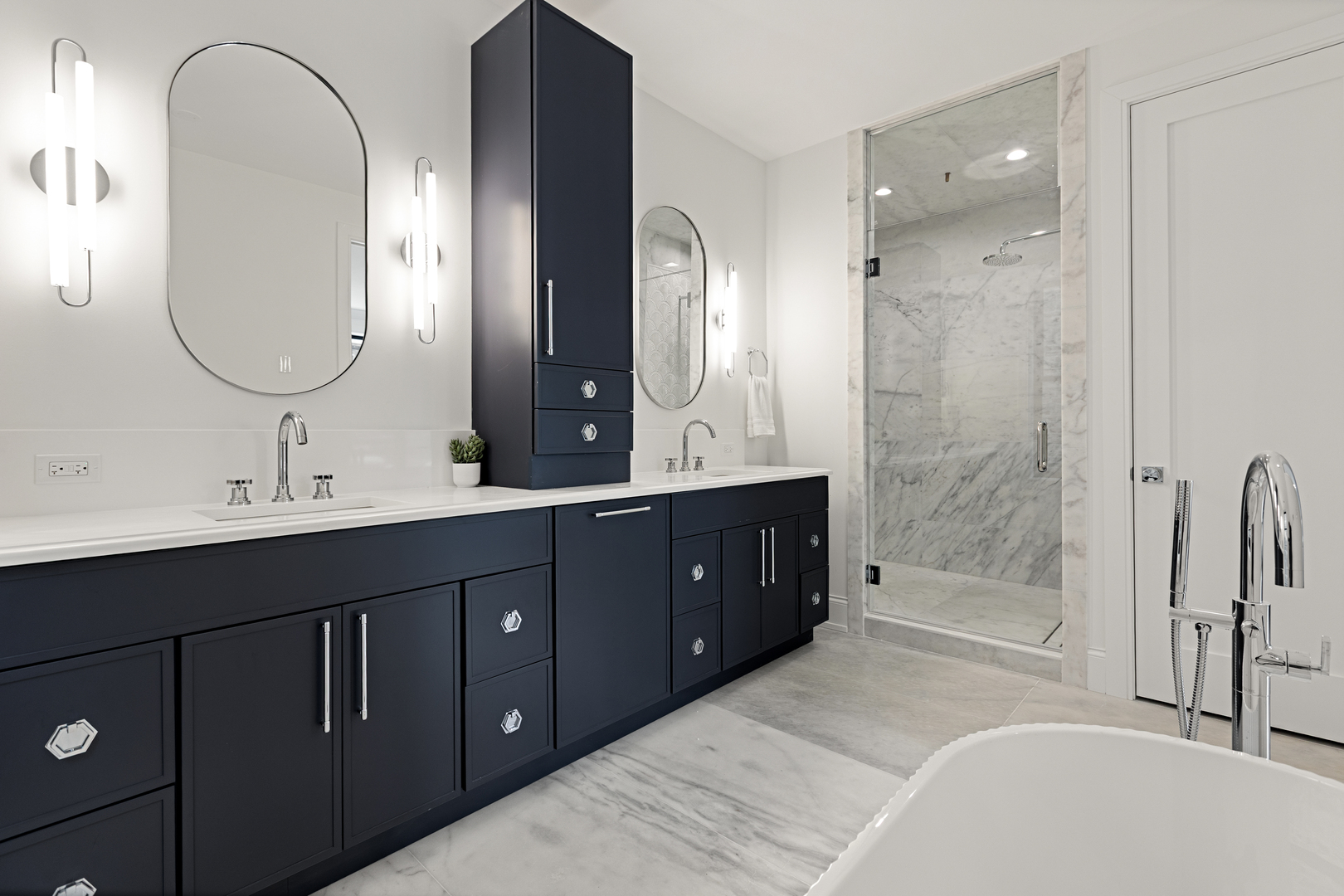 3711 N Magnolia Ave Chicago, IL 60613