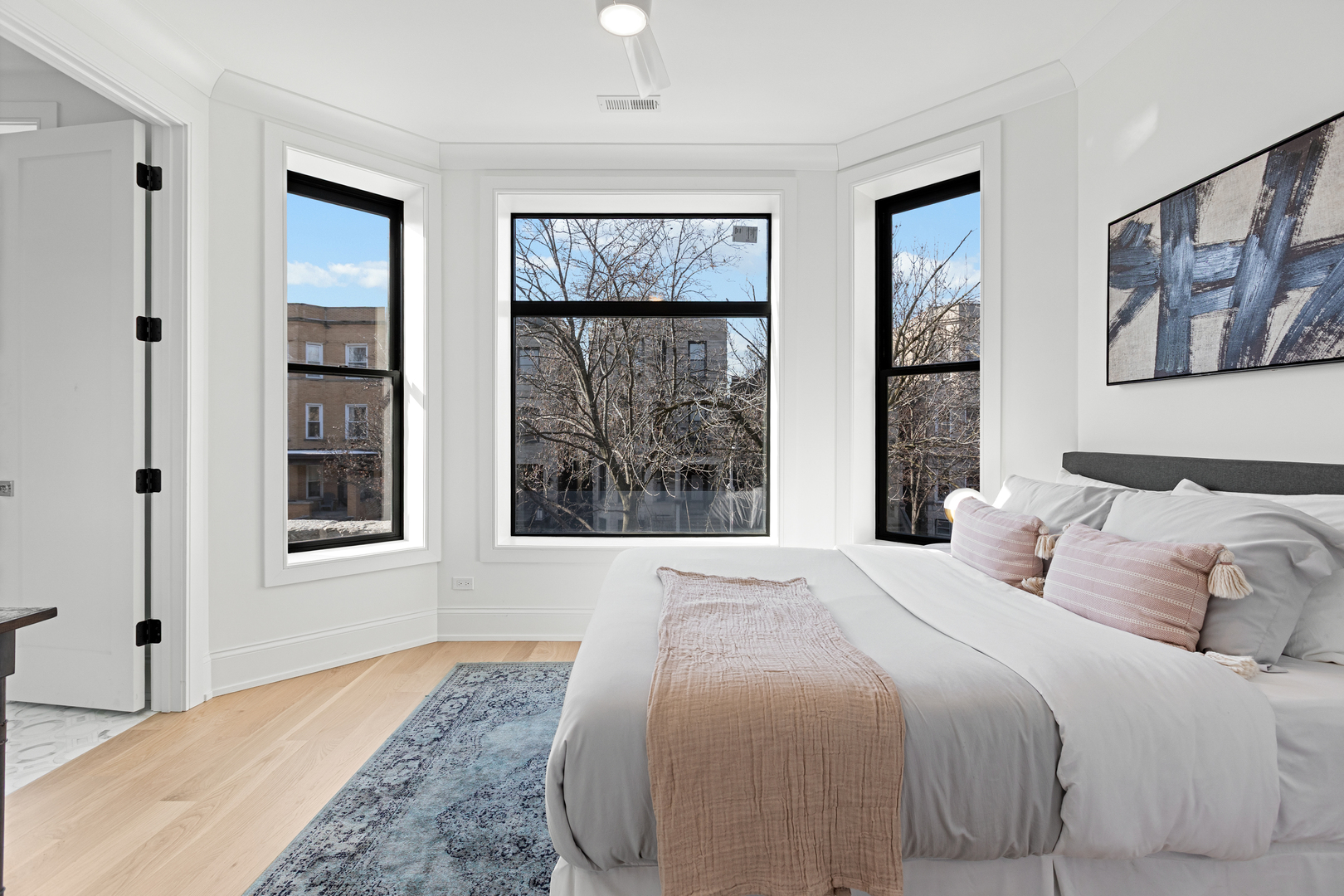 3711 N Magnolia Ave Chicago, IL 60613