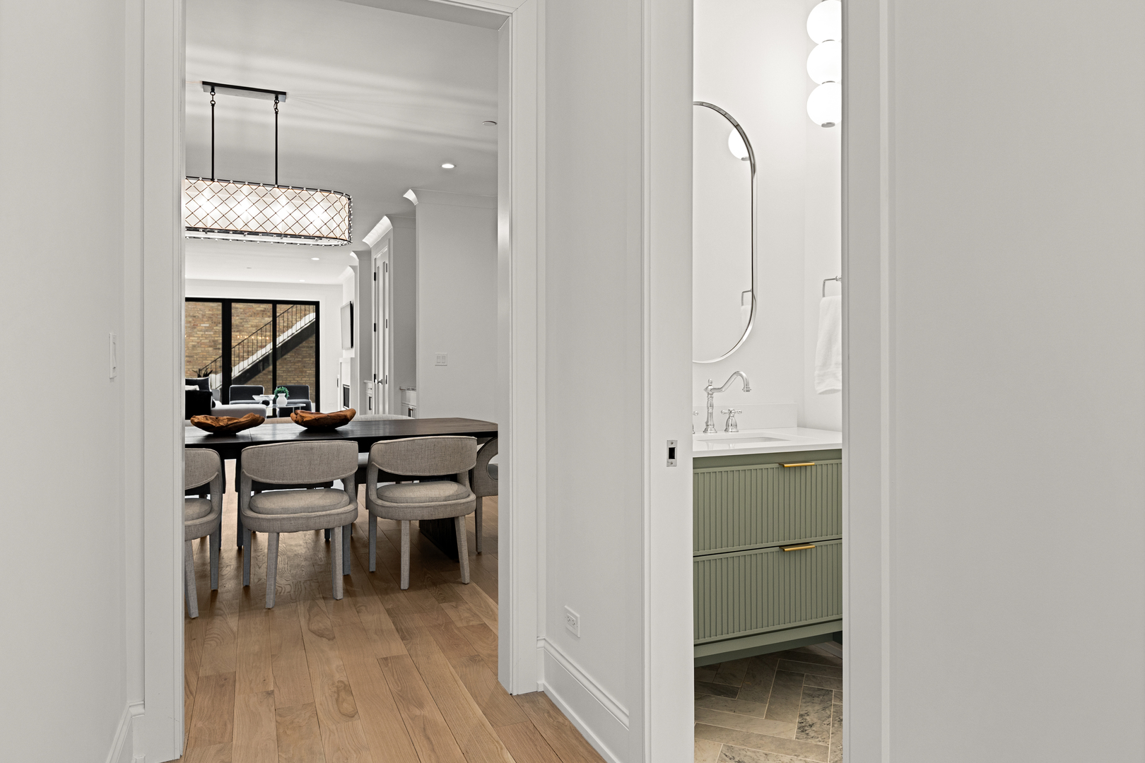 3711 N Magnolia Ave Chicago, IL 60613