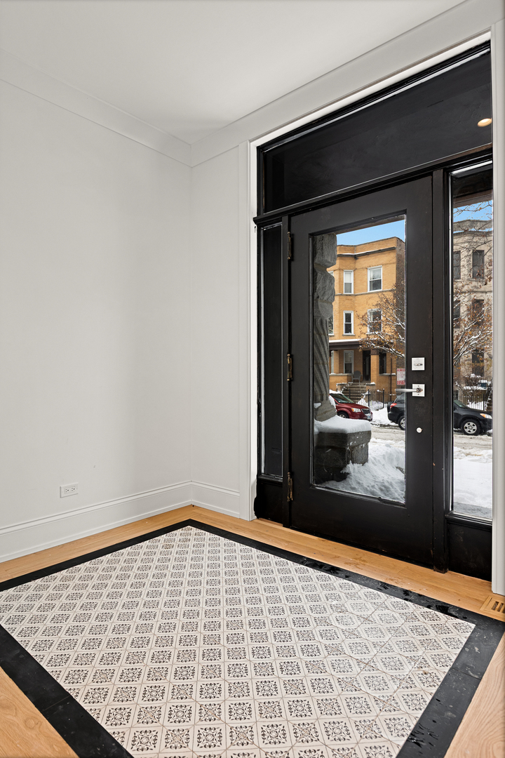 3711 N Magnolia Ave Chicago, IL 60613