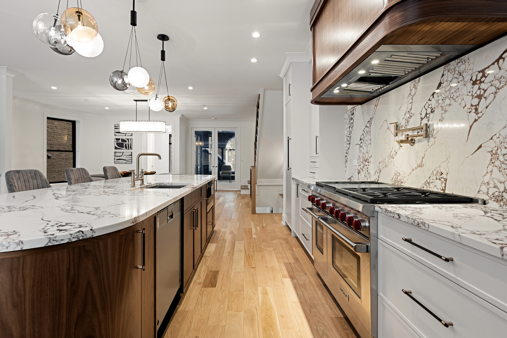 3711 N Magnolia Ave Chicago, IL 60613