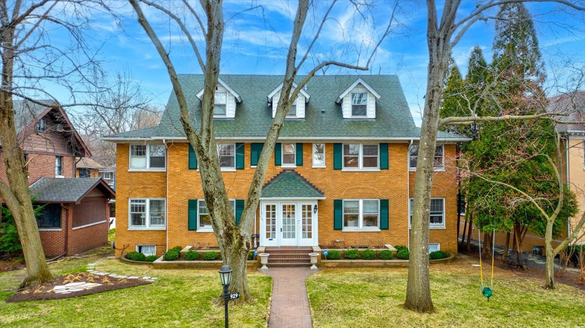 929 Sheridan Rd