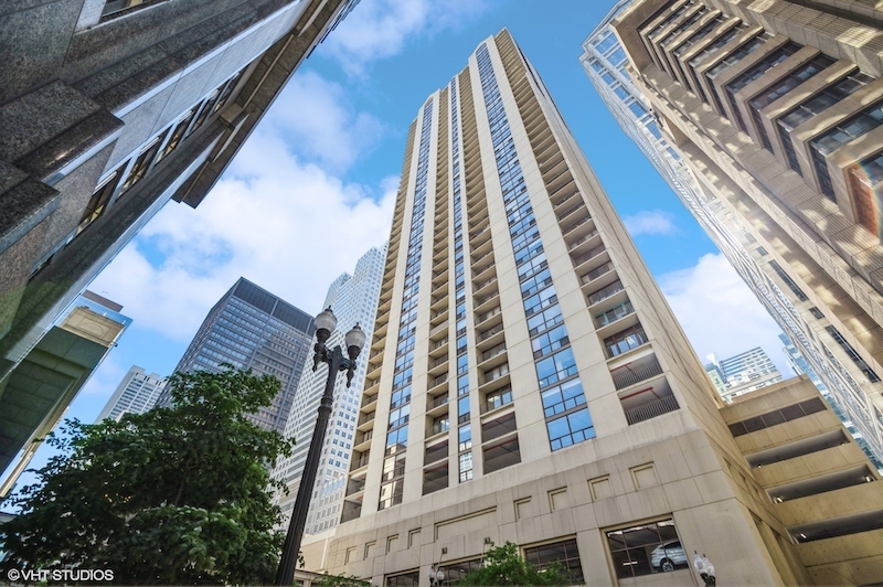 200 N DEARBORN St #1102