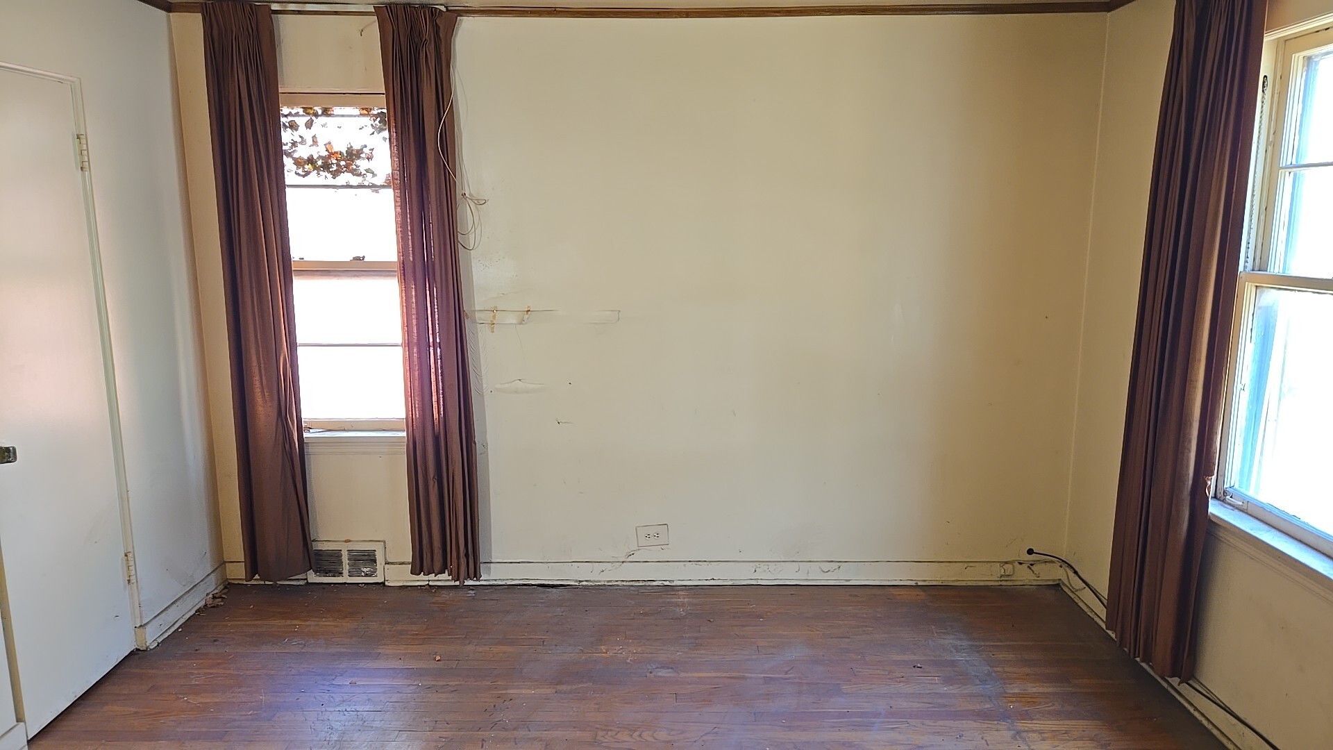 8218 S Yates Blvd Chicago, IL 60617