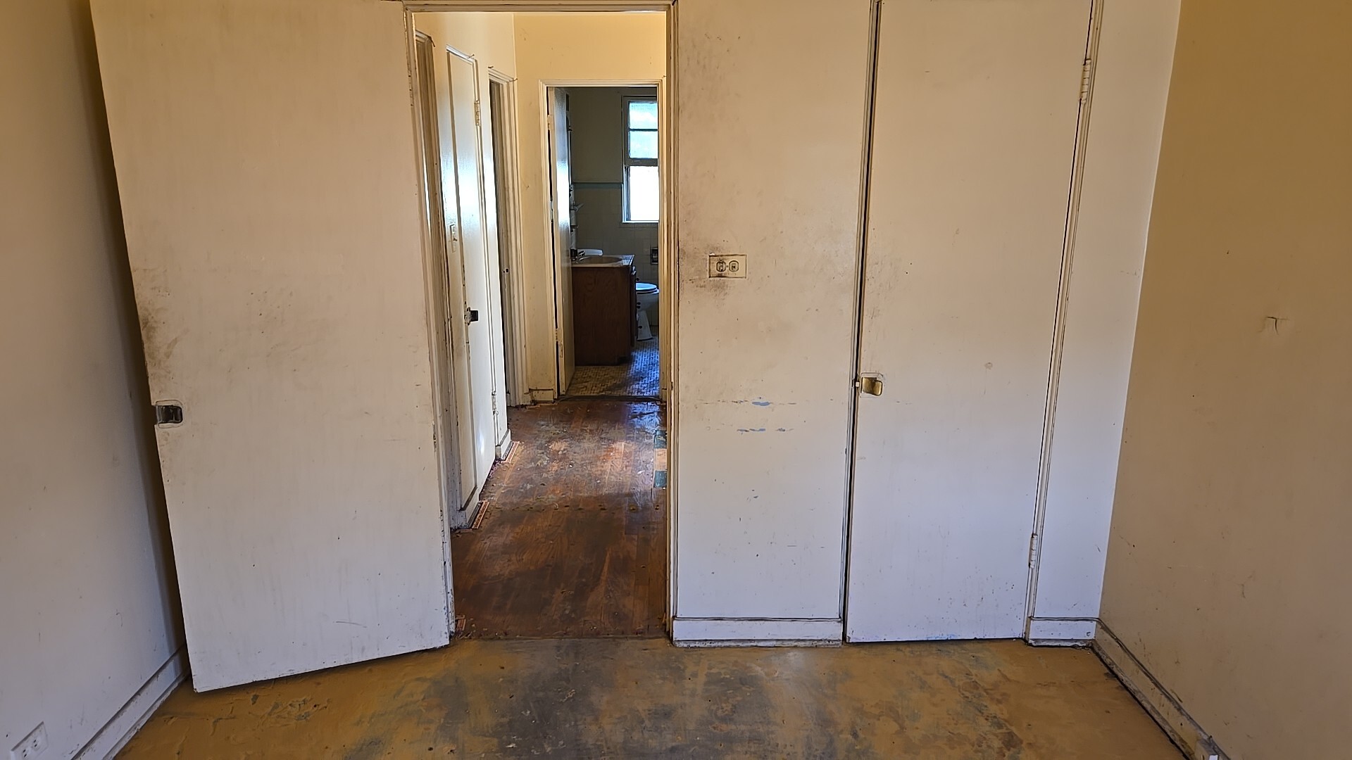 8218 S Yates Blvd Chicago, IL 60617