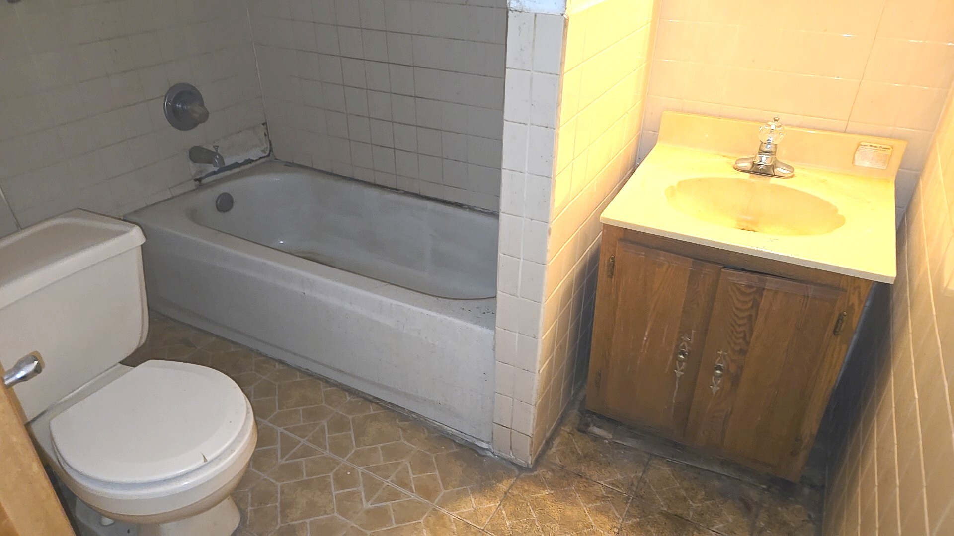 8218 S Yates Blvd Chicago, IL 60617