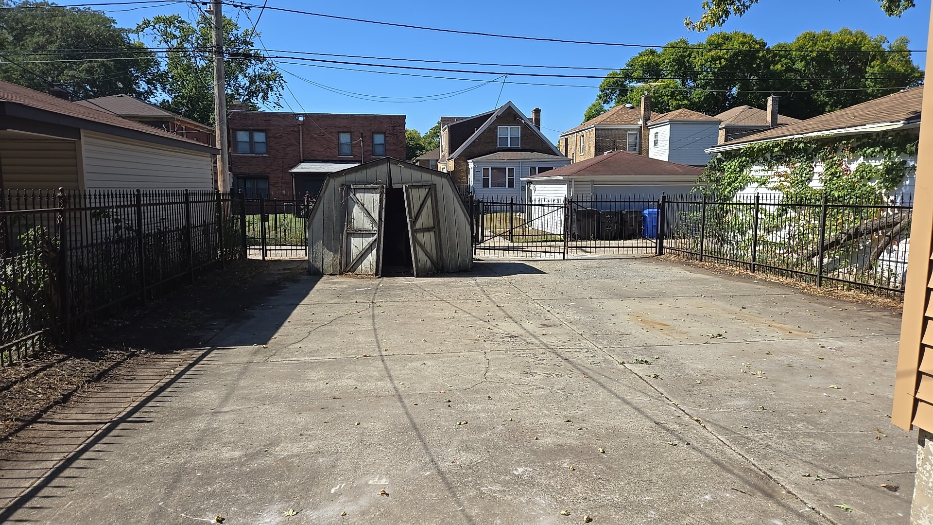 8218 S Yates Blvd Chicago, IL 60617