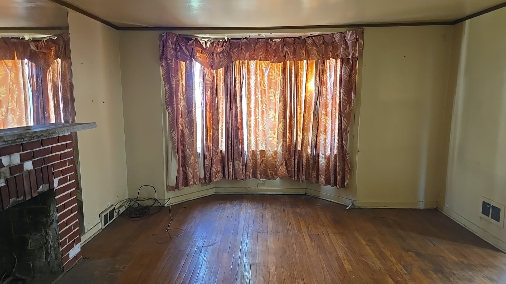 8218 S Yates Blvd Chicago, IL 60617