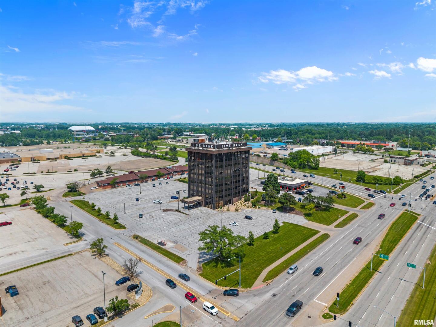 100 E KIMBERLY Rd Davenport, IA 52806