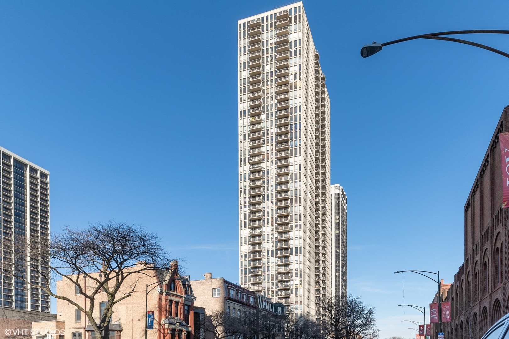 1660 N LaSalle St #1105