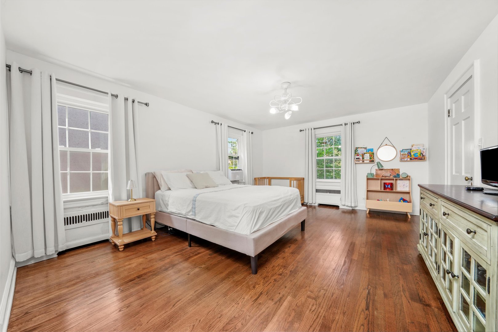 2108 Harrison St Evanston, IL 60201