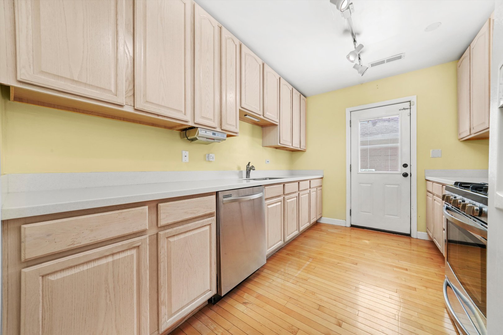 2108 Harrison St Evanston, IL 60201