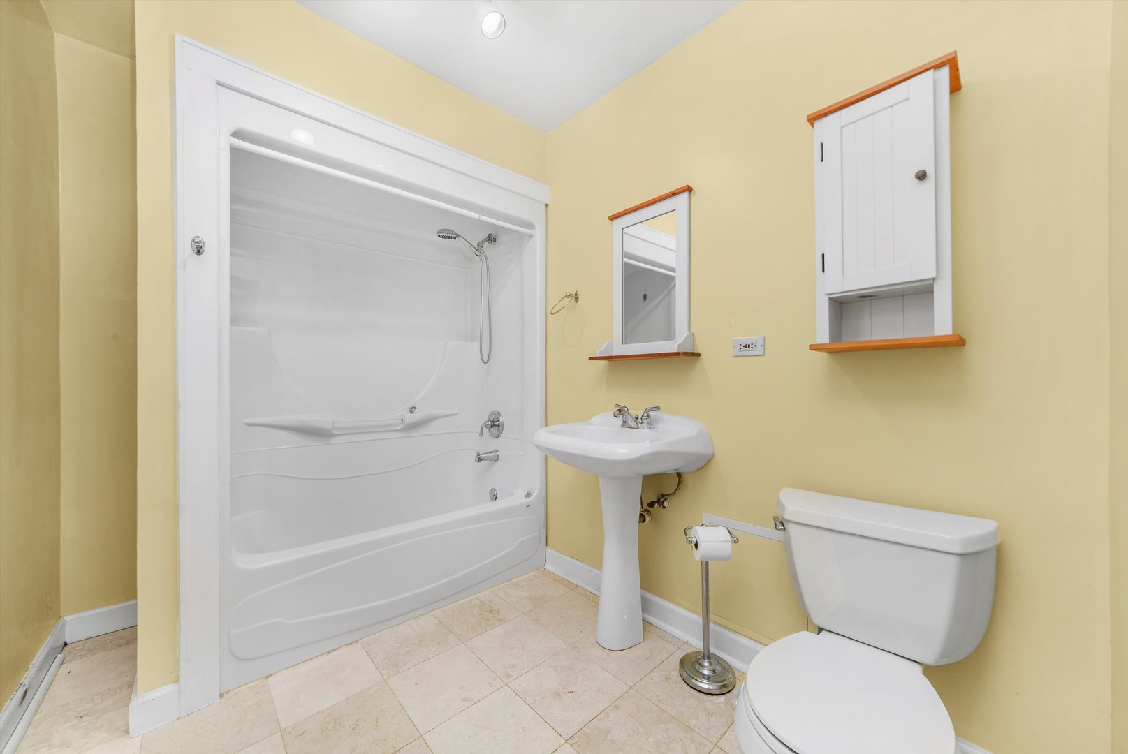 2108 Harrison St Evanston, IL 60201