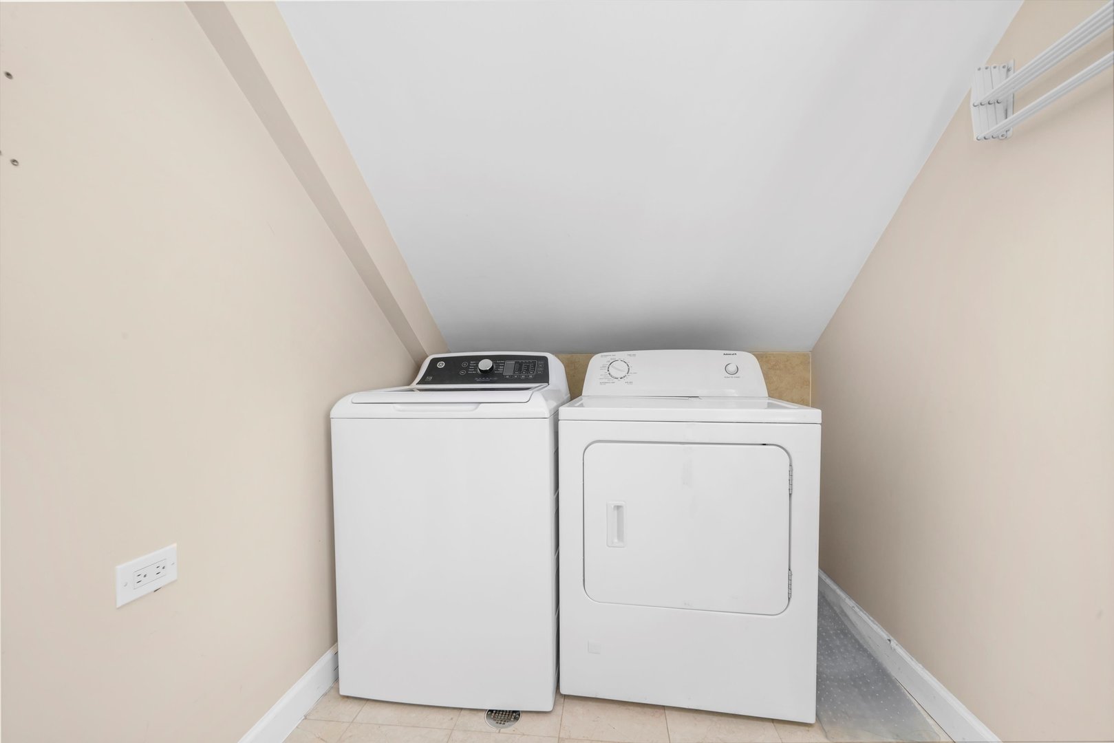 2108 Harrison St Evanston, IL 60201