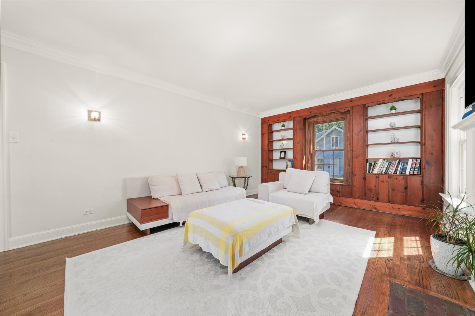 2108 Harrison St Evanston, IL 60201