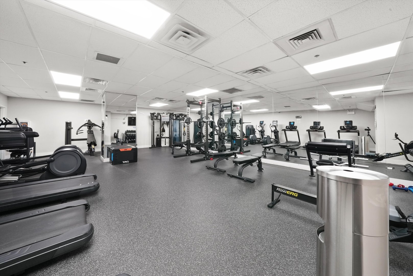 40 E 9TH St #707 Chicago, IL 60605