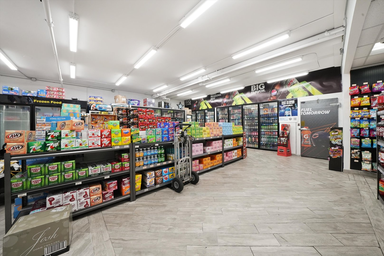 40 E 9TH St #707 Chicago, IL 60605