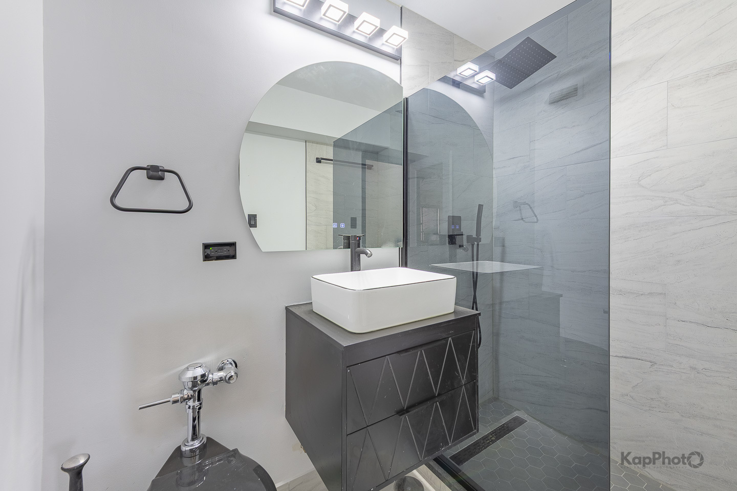 7337 S South Shr Dr #902 Chicago, IL 60649