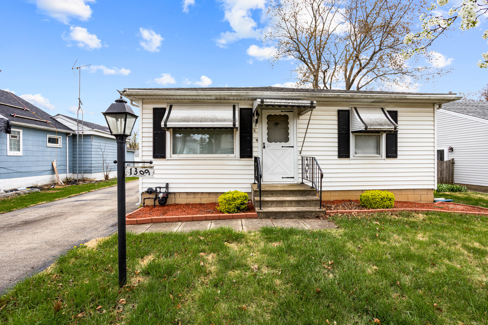 1309 Waverly Pl