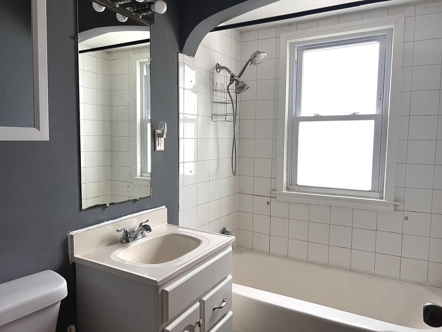 1425 FREDERICK St Joliet, IL 60435