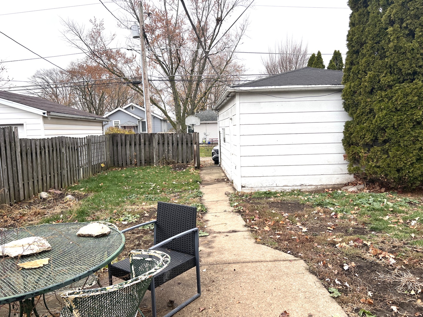 1425 FREDERICK St Joliet, IL 60435