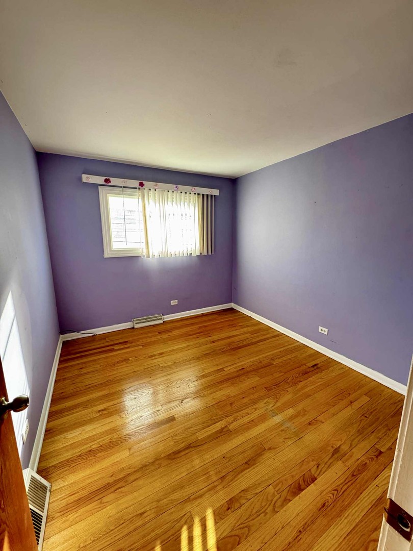 9035 N Clifton Ave Niles, IL 60714