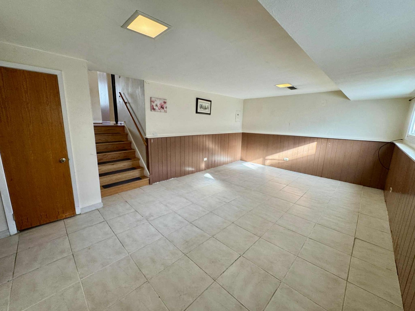 9035 N Clifton Ave Niles, IL 60714