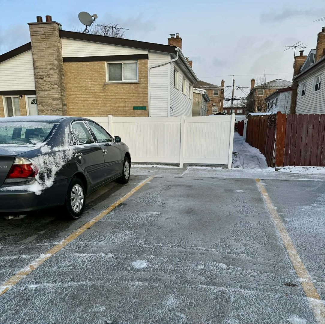 9035 N Clifton Ave Niles, IL 60714