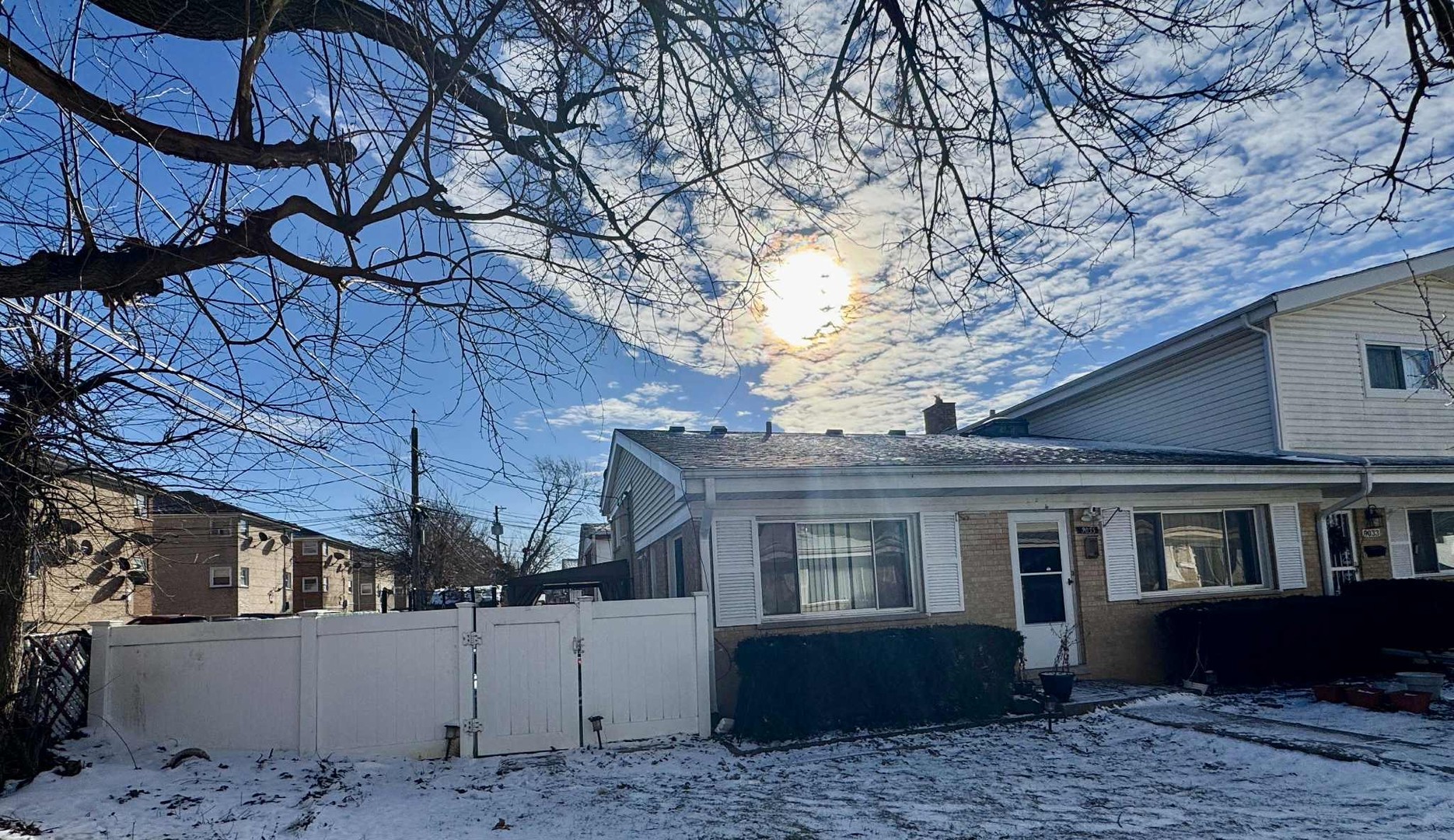 9035 N Clifton Ave Niles, IL 60714