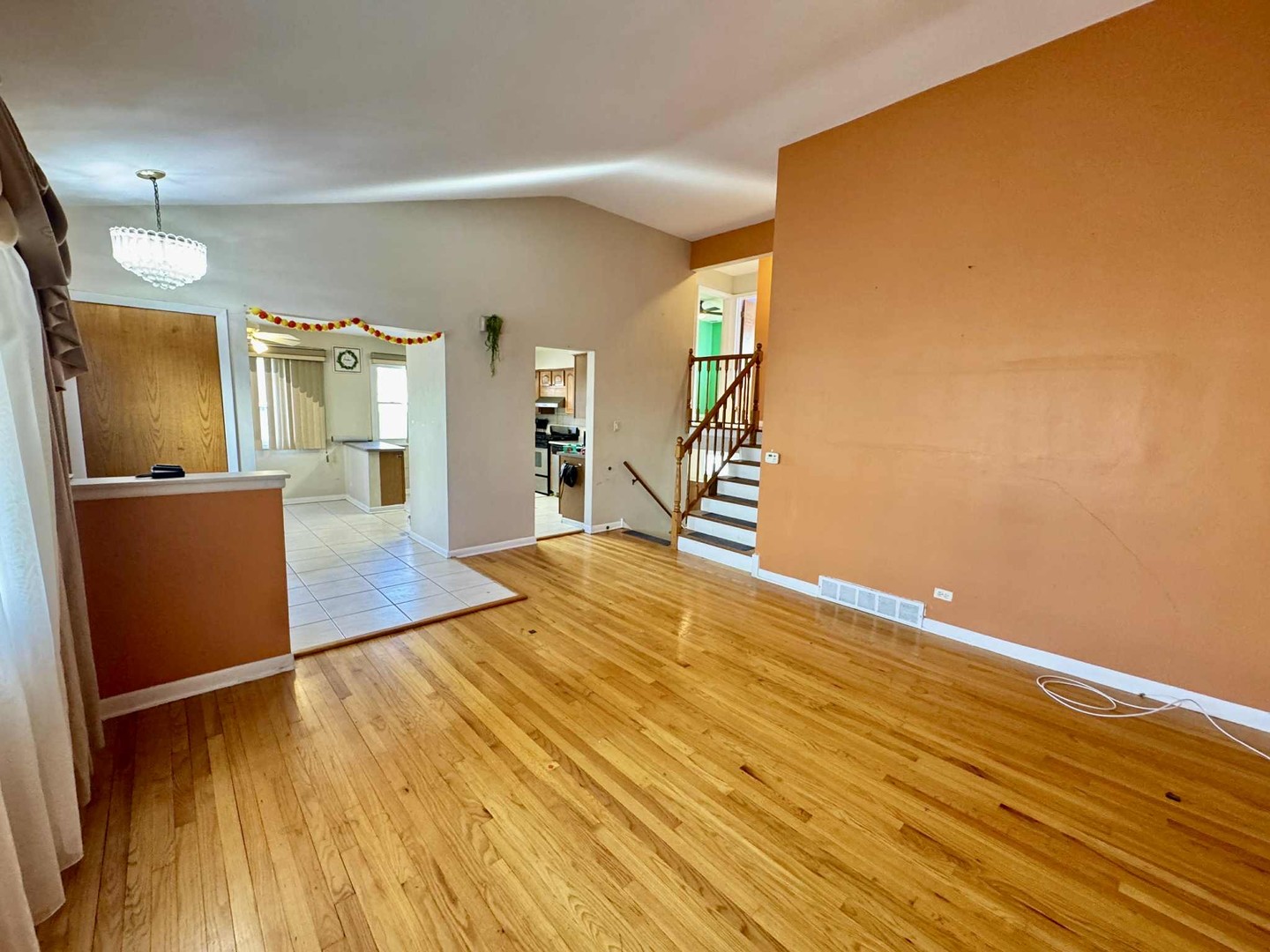 9035 N Clifton Ave Niles, IL 60714