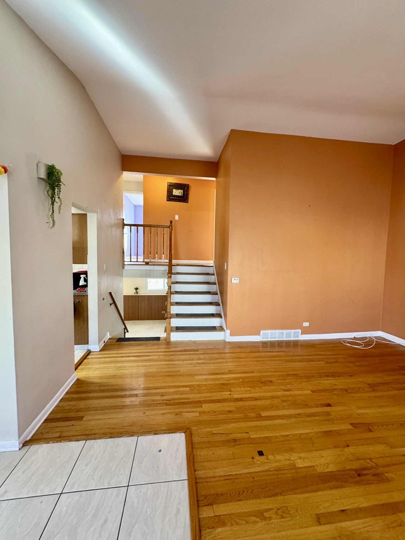 9035 N Clifton Ave Niles, IL 60714