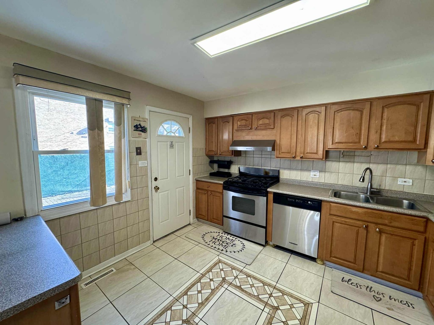 9035 N Clifton Ave Niles, IL 60714