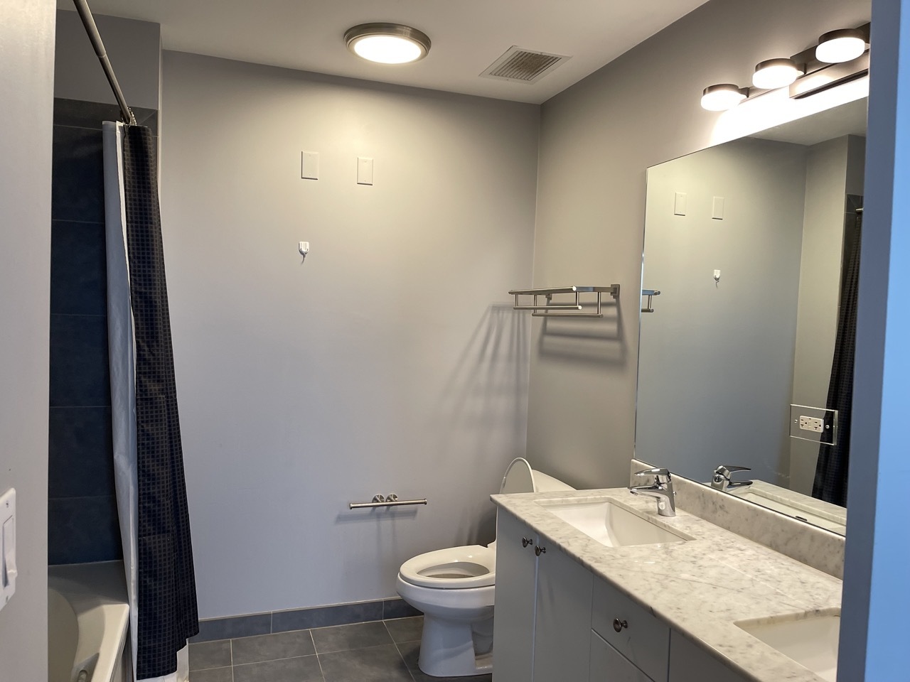 235 W VAN BUREN St #4214 Chicago, IL 60607