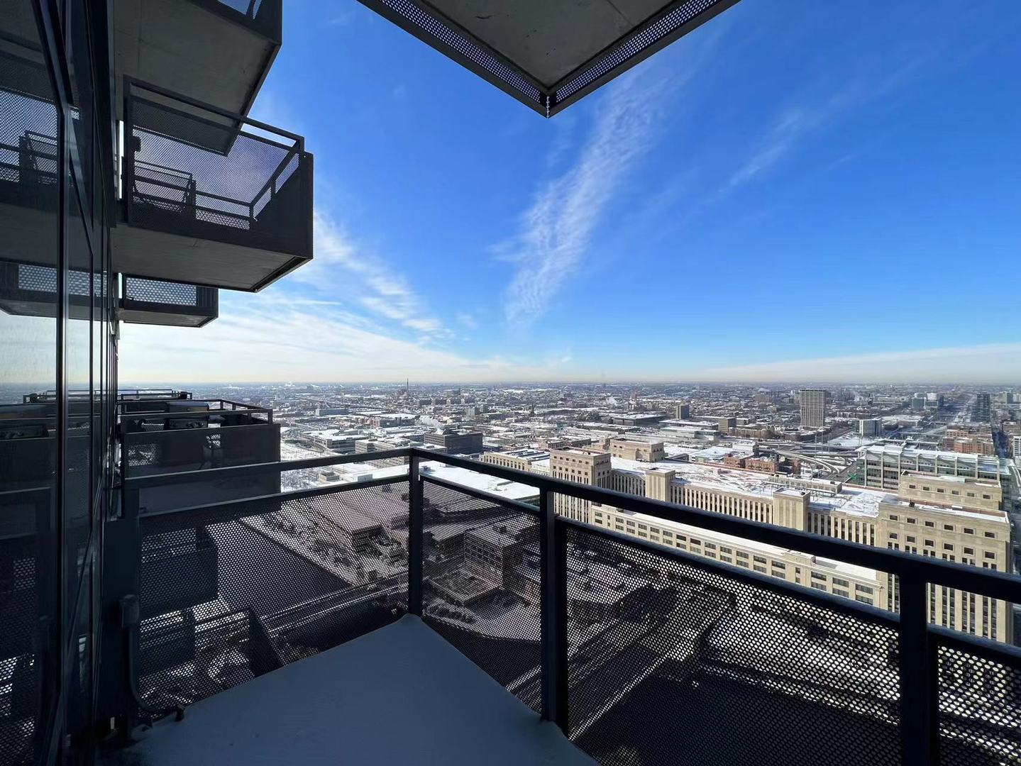 235 W VAN BUREN St #4214 Chicago, IL 60607