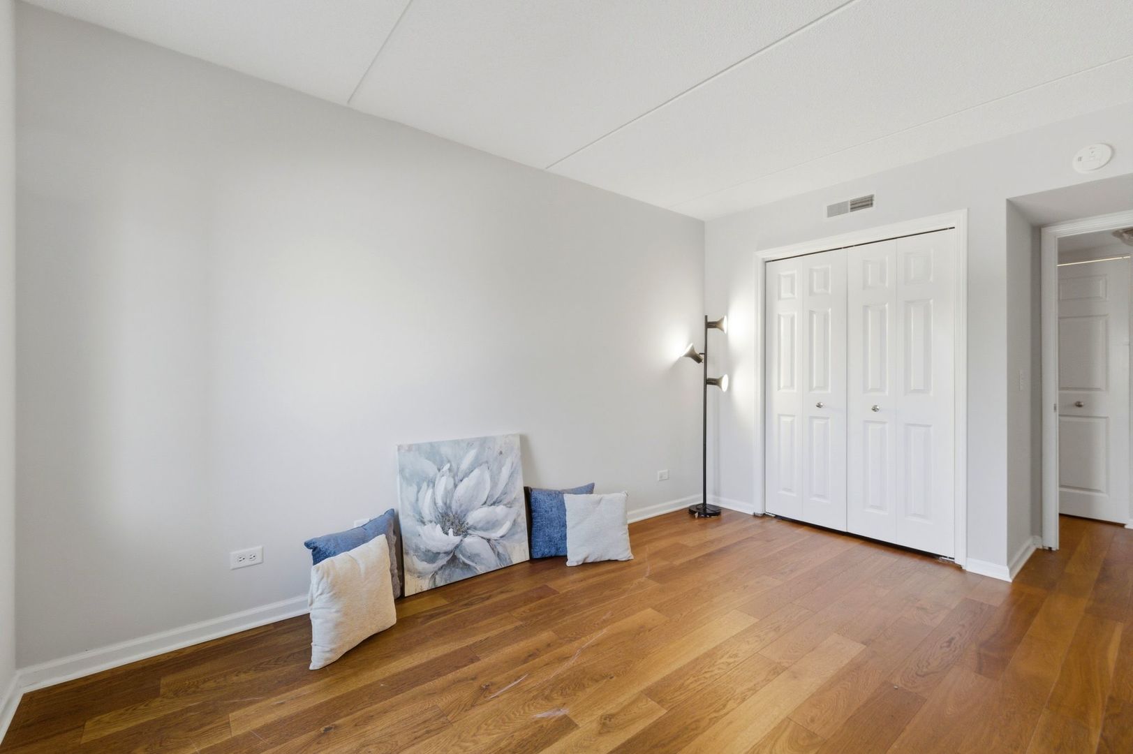 7011 W Touhy Ave #205 Niles, IL 60714