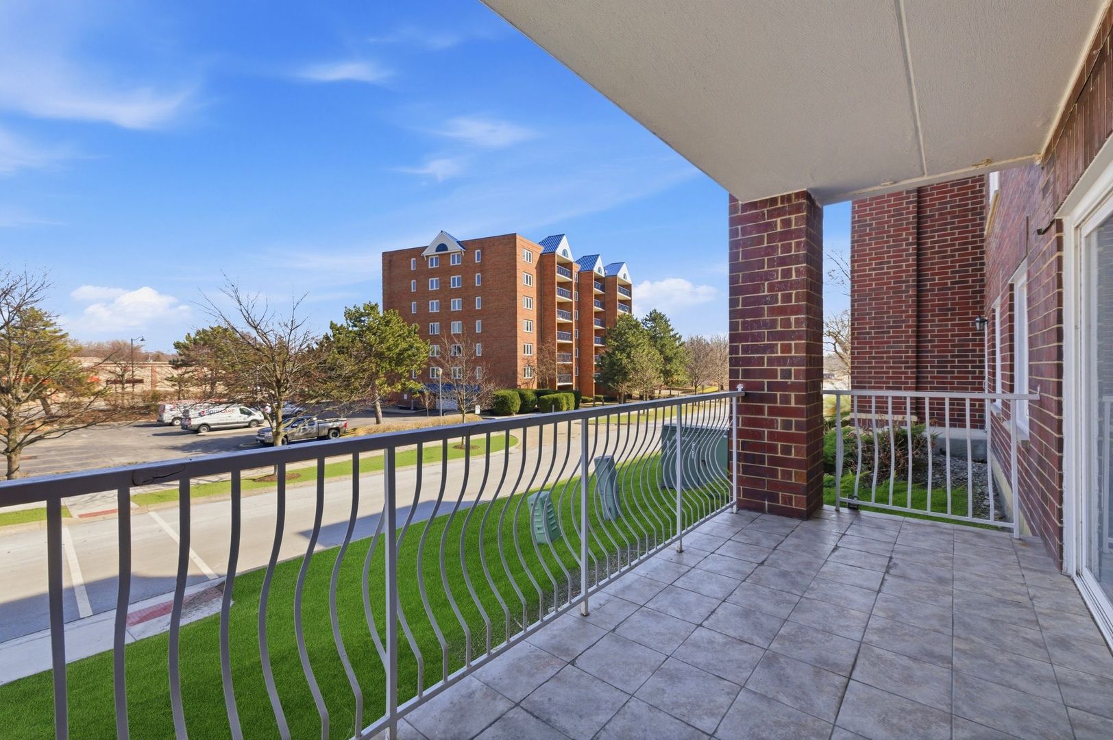 7011 W Touhy Ave #205 Niles, IL 60714