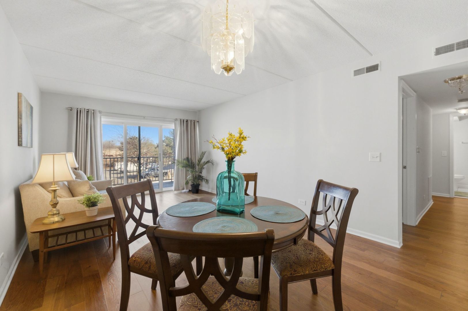 7011 W Touhy Ave #205 Niles, IL 60714