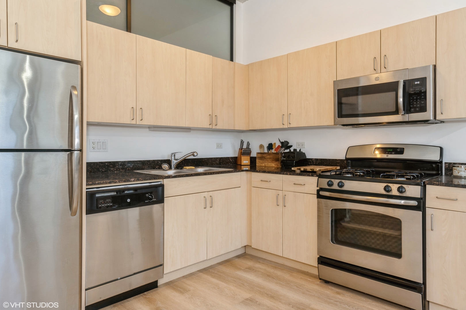 235 W VAN BUREN St #3718 Chicago, IL 60607