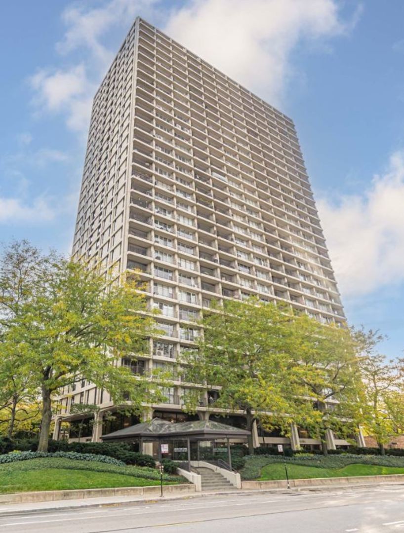 1960 N Lincoln Park West #611
