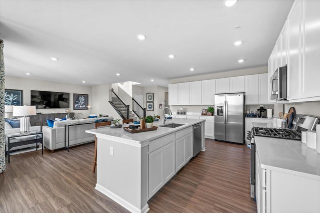 374 West Pt Cir